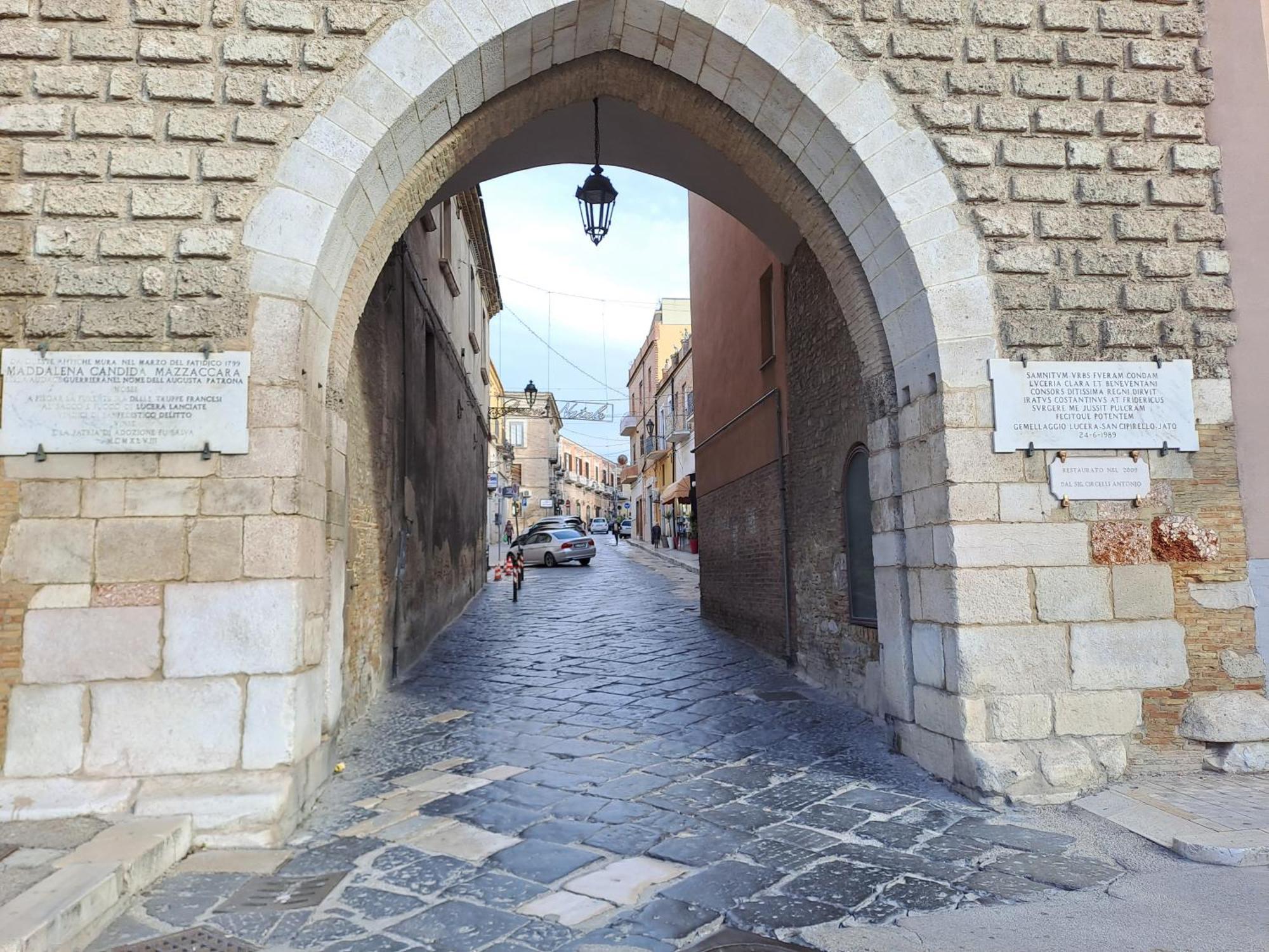 La Casa Sull Arco Bed & Breakfast Lucera Exterior photo